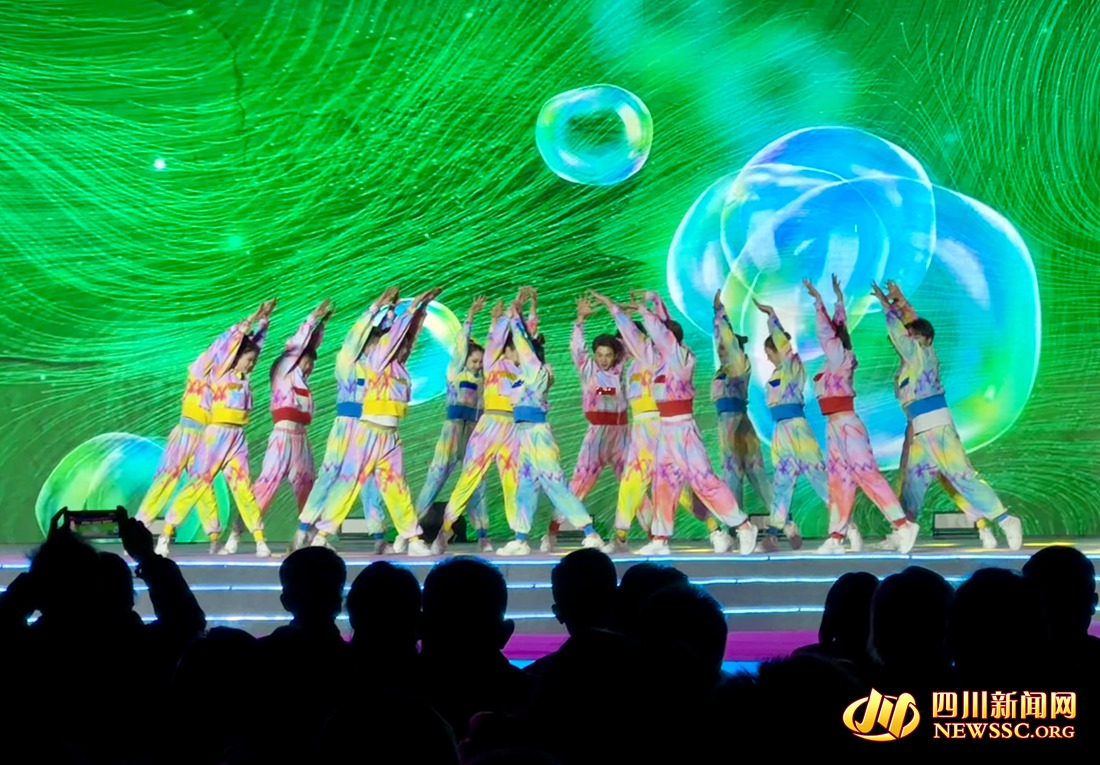 开场节目表演(1).jpg